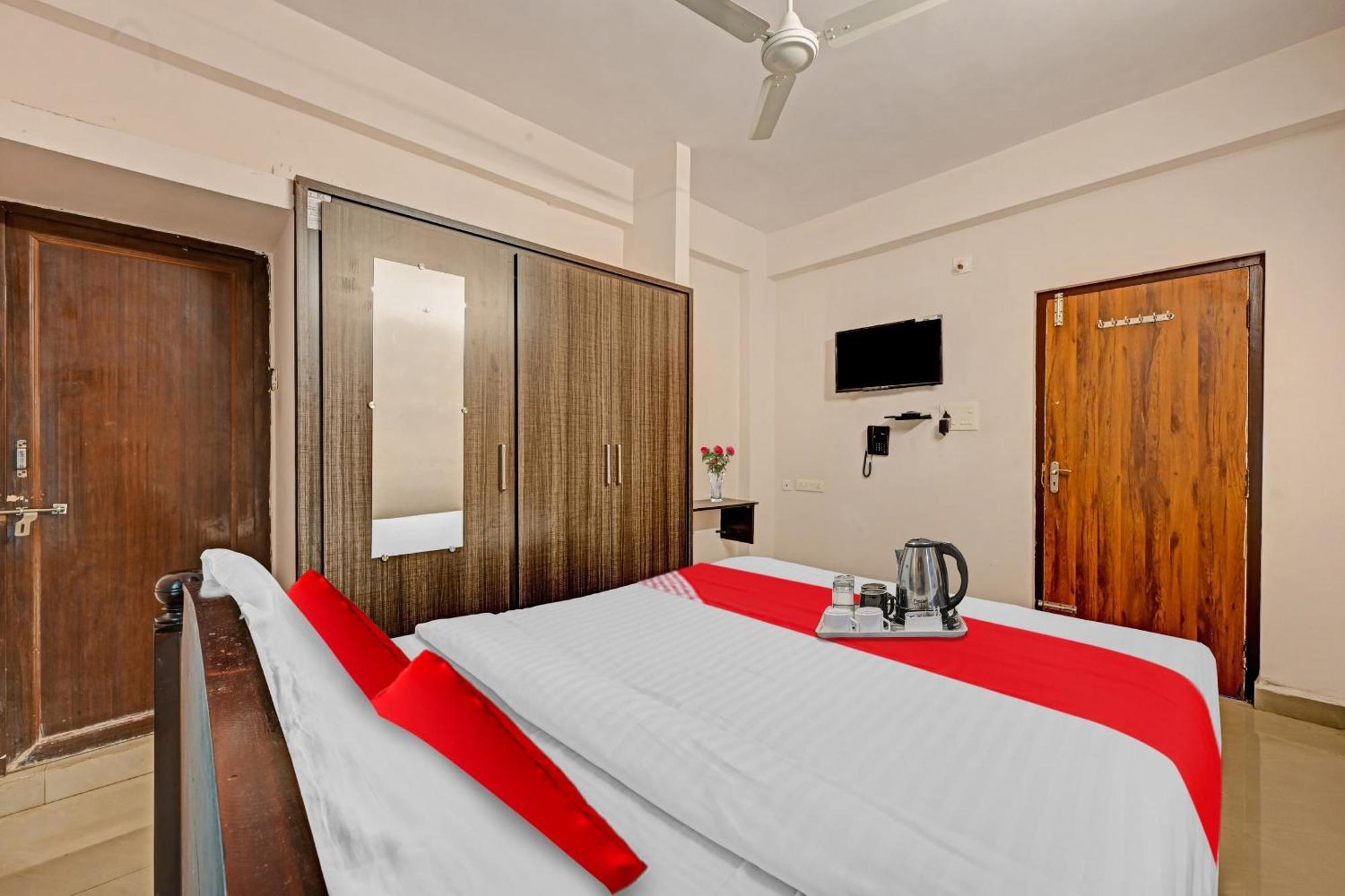 Hotel O Coastal Inn Luxury Service Apartments Kākināda Exterior foto